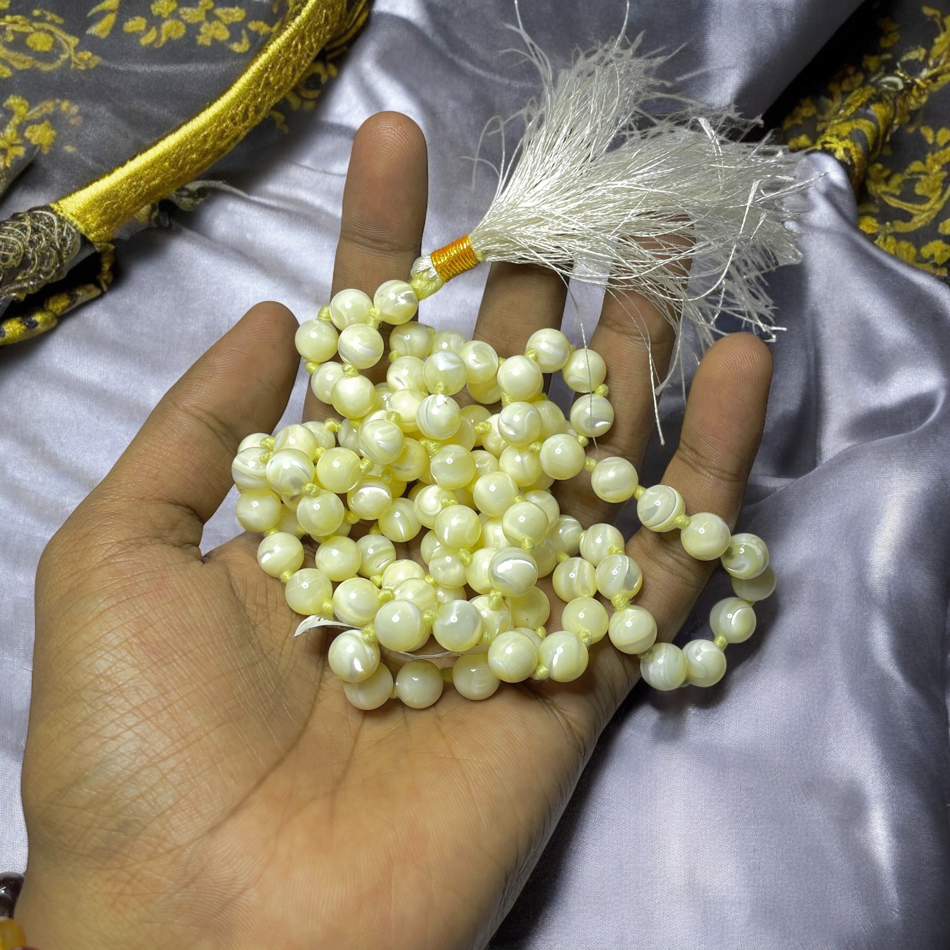 Rocksmins Mother Of Pearls Crystal Jaap Mala - 108+1 Beads 8 mm Beads for Pooja, Astrology for Wearing in Neck/Holding for Men Women Boys Girls