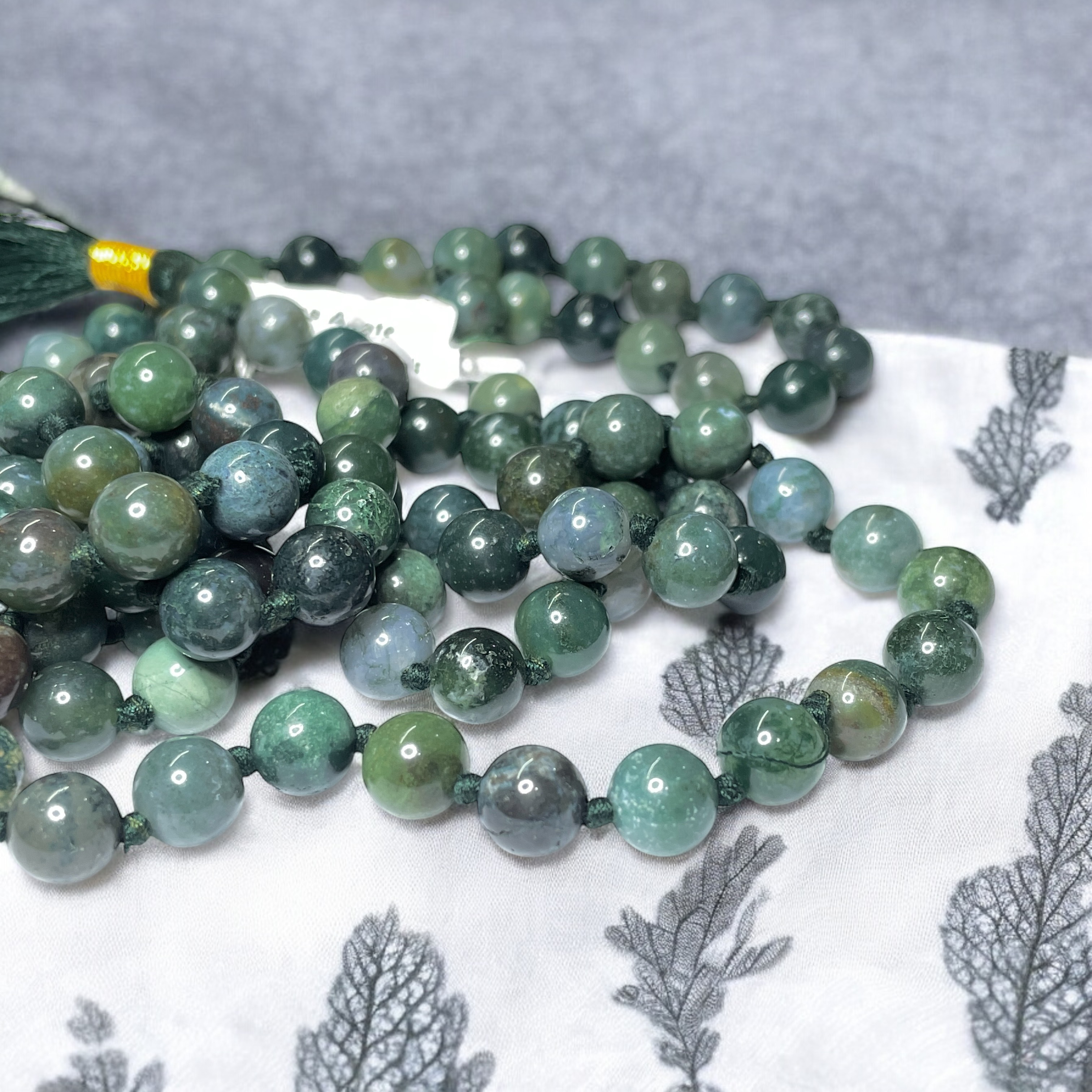 Rocksmins Moss Agate Crystal Jaap Mala - 108+1 Beads 8 mm Beads for Pooja, Astrology for Wearing in Neck/Holding for Men Women Boys Girls