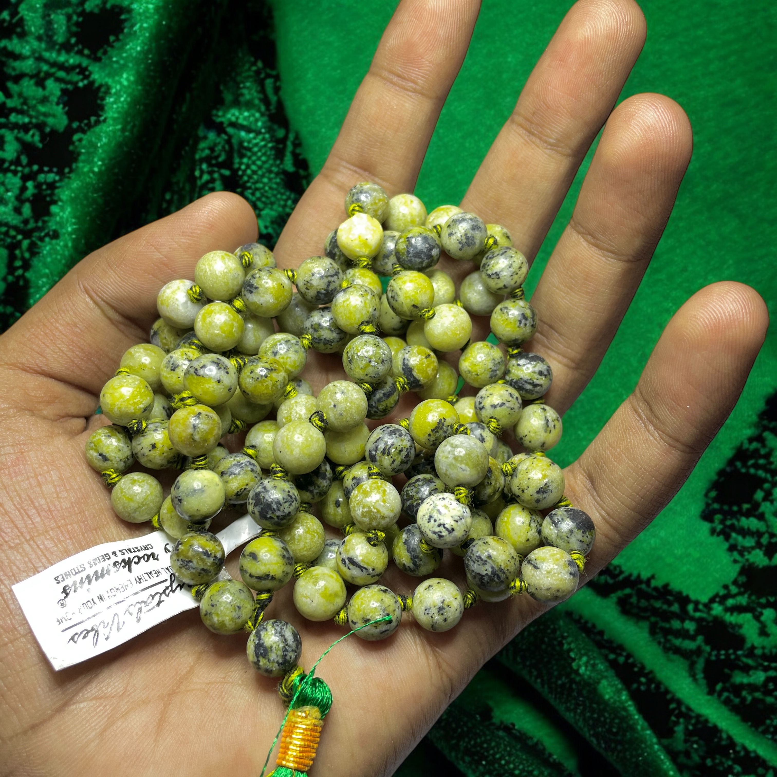 Rocksmins Serpentine Crystal Jaap Mala - 108+1 Beads 8 mm Beads for Pooja, Astrology for Wearing in Neck/Holding for Men Women Boys Girls