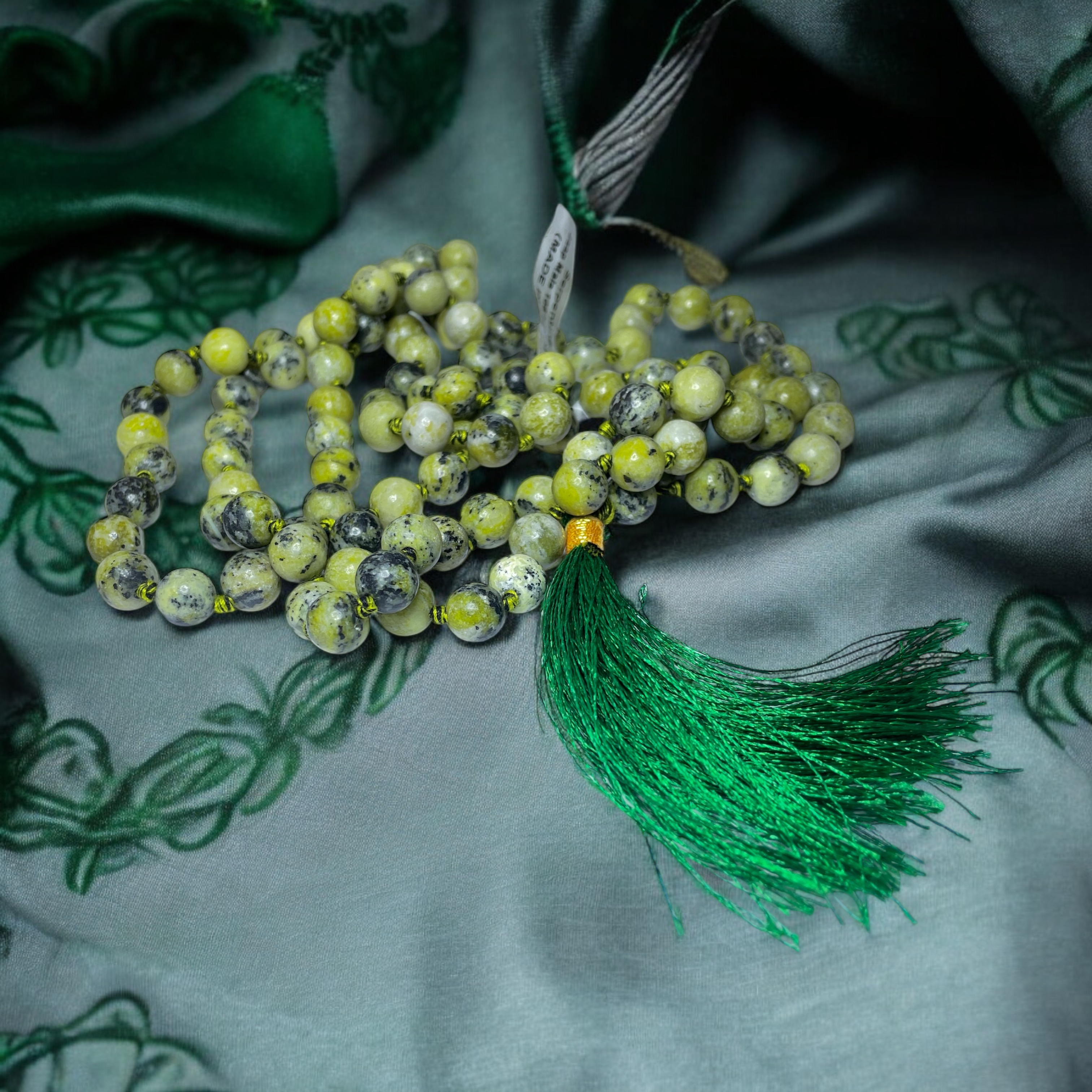 rocksmins-serpentine-crystal-jaap-mala---1081-beads-8-mm-beads-for-pooja-astrology-for-wearing-in-neckholding-for-men-women-boys-girls