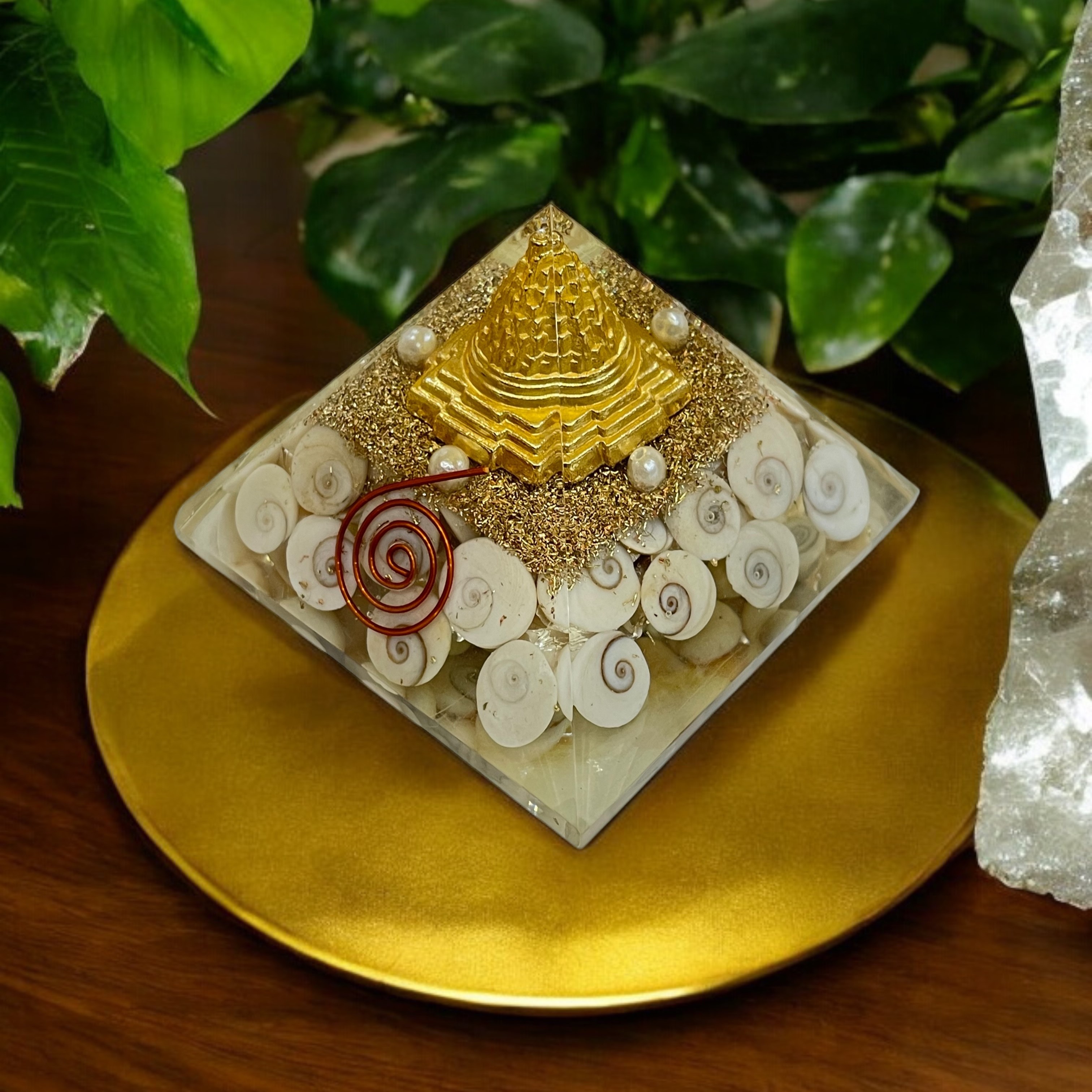 rocksmins-gomti-chakra-with-shree-yantra-orgone-crystal-pyramid-for-balancing-energy-removing-negative-energy-and-promoting-overall-well-being