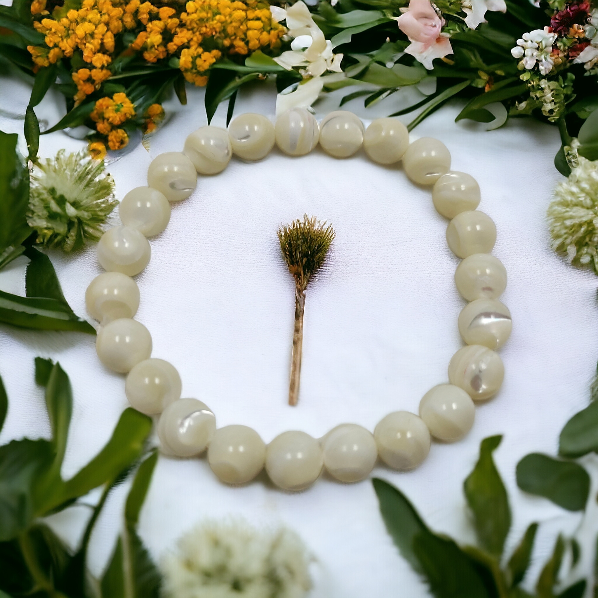 Mother Of Pearl Bracelet Natural Original Crystal Certified Real Stone Stylish for Men Women Boy Girl Unisex 8mm Beads Stretchable Brand : Rocksmins