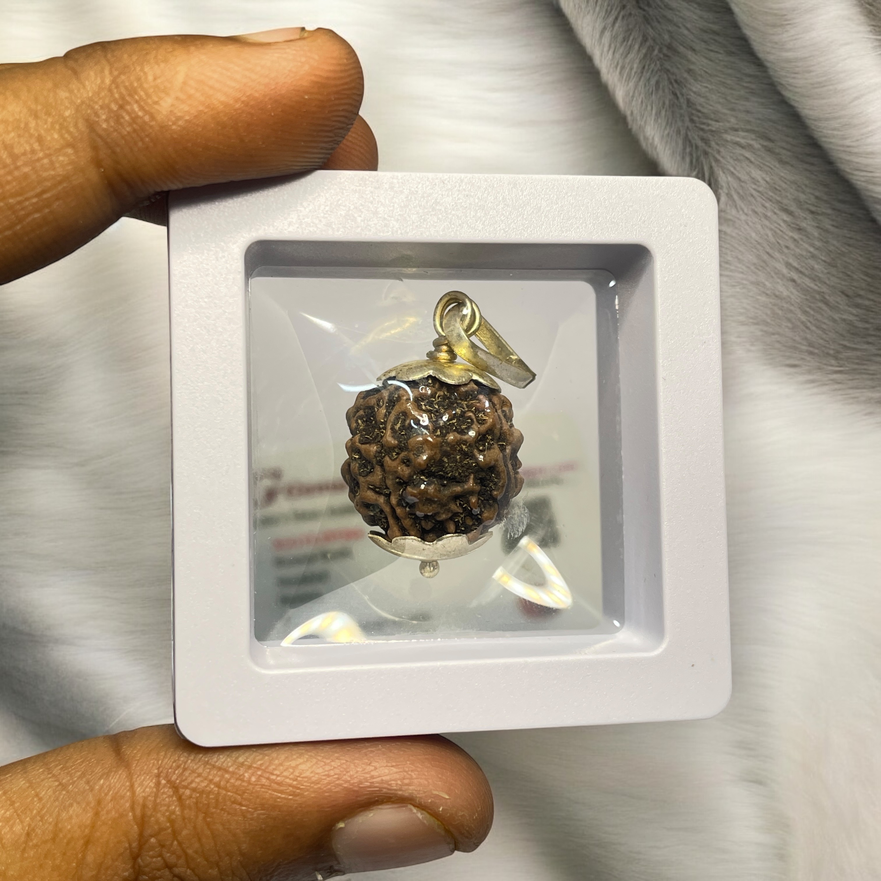 4 Mukhi Rudraksha Pendant for Wearing in Neck Pooja, Astrology/Men Women Boys Girls Meditation, Balance, Protection and Divine Energy Brand : @Rocksmins