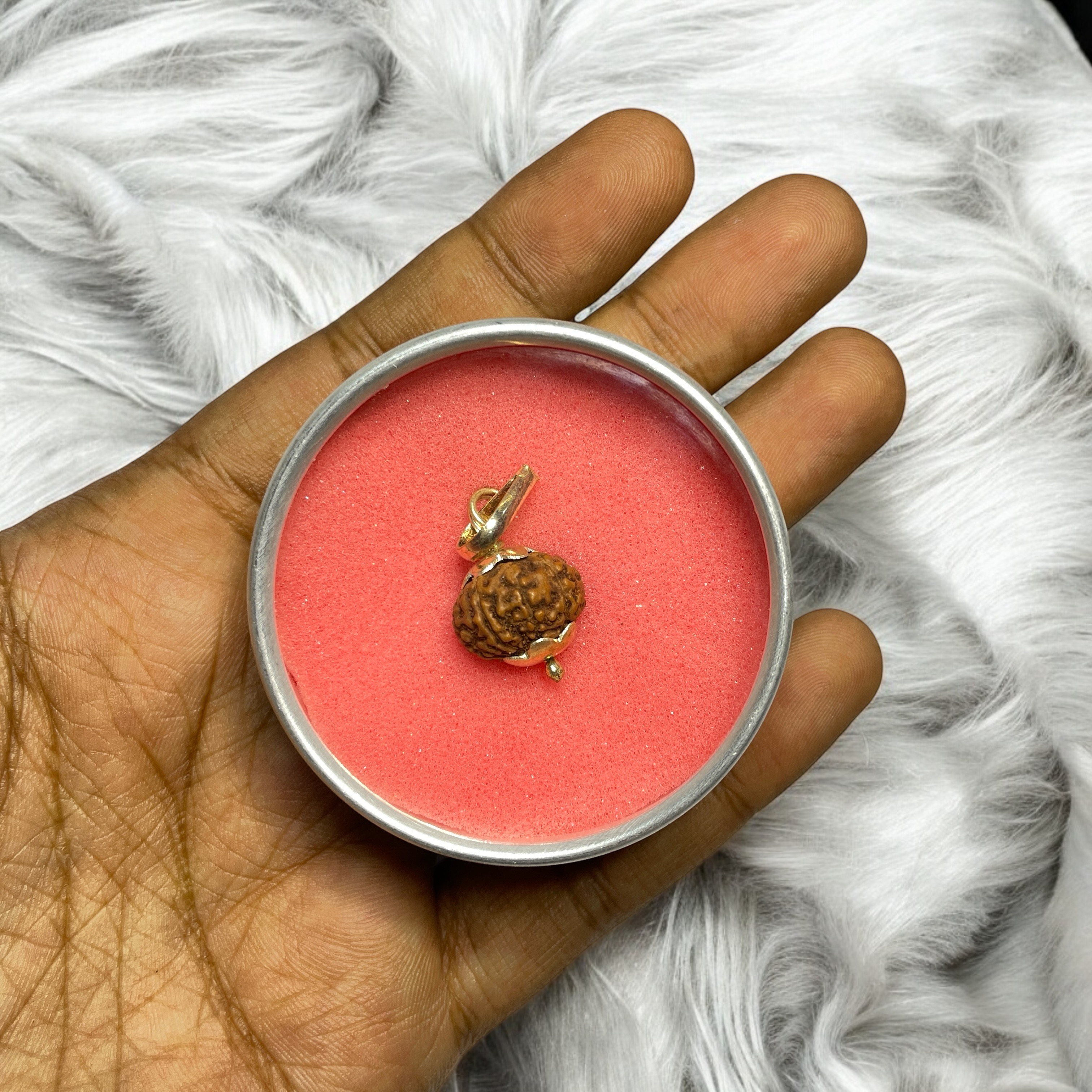 9 Mukhi Rudraksha Pendant for Wearing in Neck Pooja, Astrology/Men Women Boys Girls Meditation, Balance, Protection and Divine Energy Brand : @Rocksmins