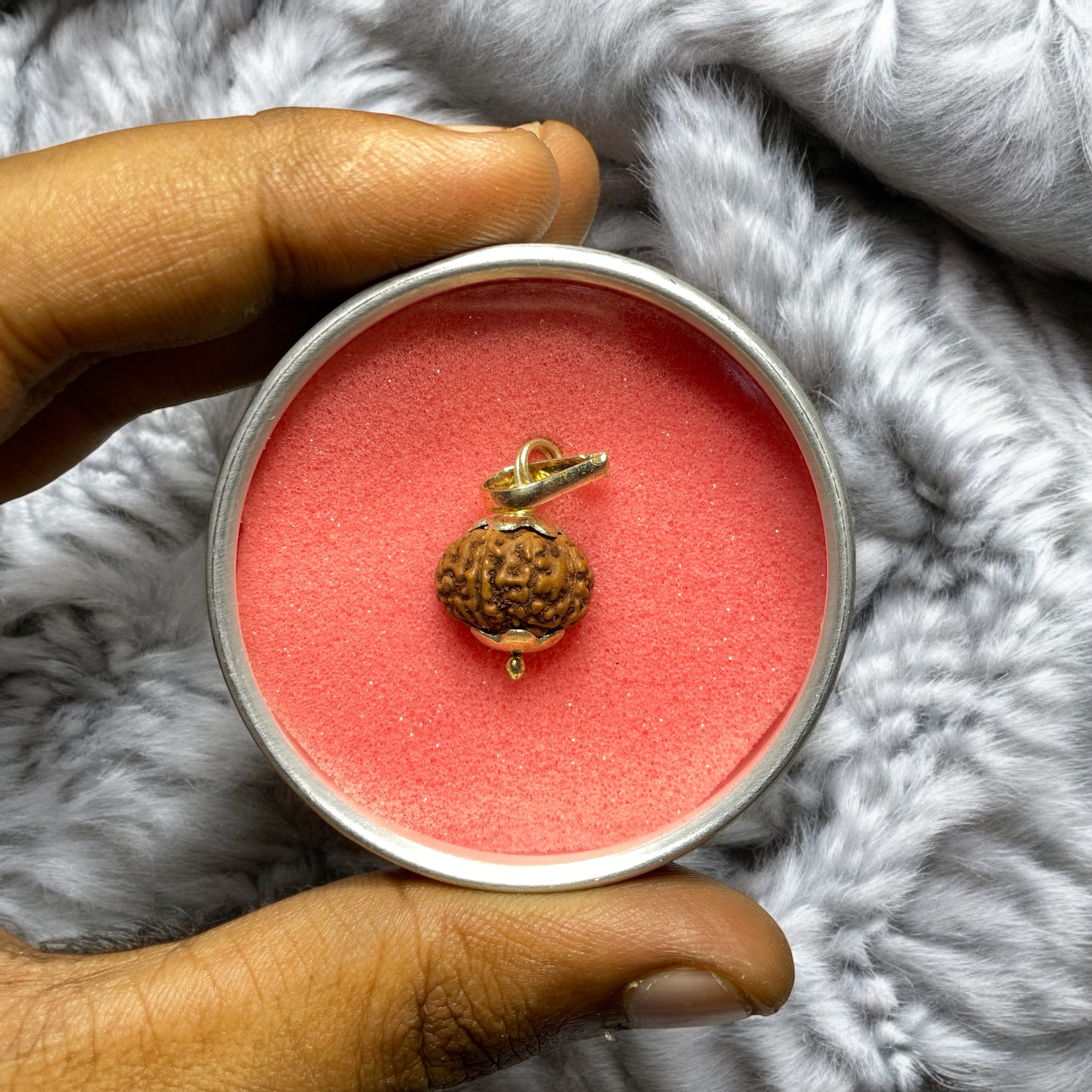 9 Mukhi Rudraksha Pendant for Wearing in Neck Pooja, Astrology/Men Women Boys Girls Meditation, Balance, Protection and Divine Energy Brand : @Rocksmins