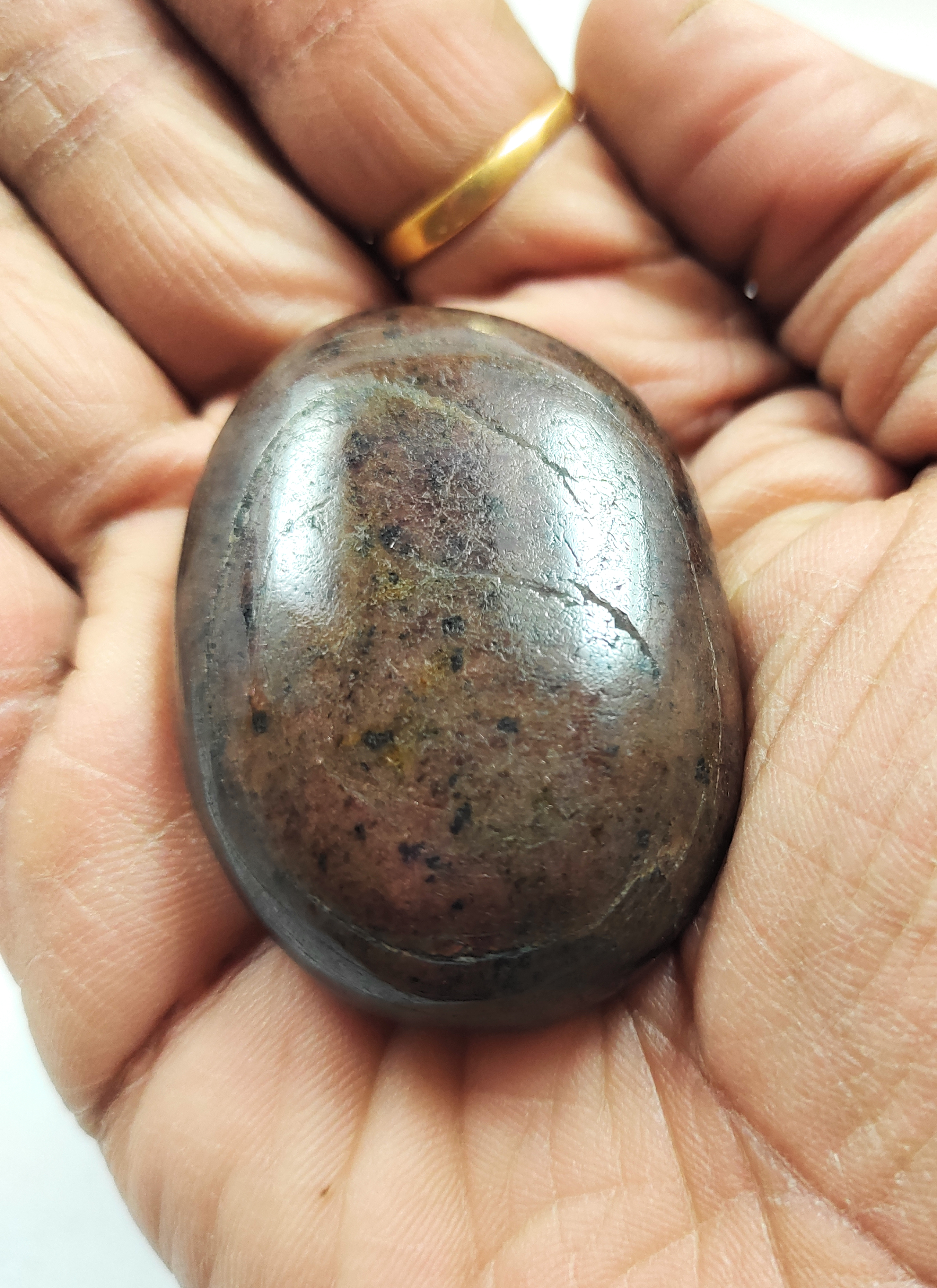 Garnet Palm Stone For Healing And Meditation (Polished) Brand : Rocksmins