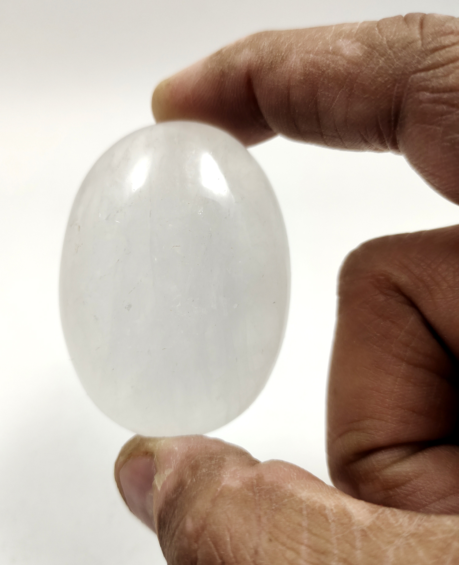 Quartz Clear AAA Stone For Healing And Meditation (Polished) Brand : Rocksmins