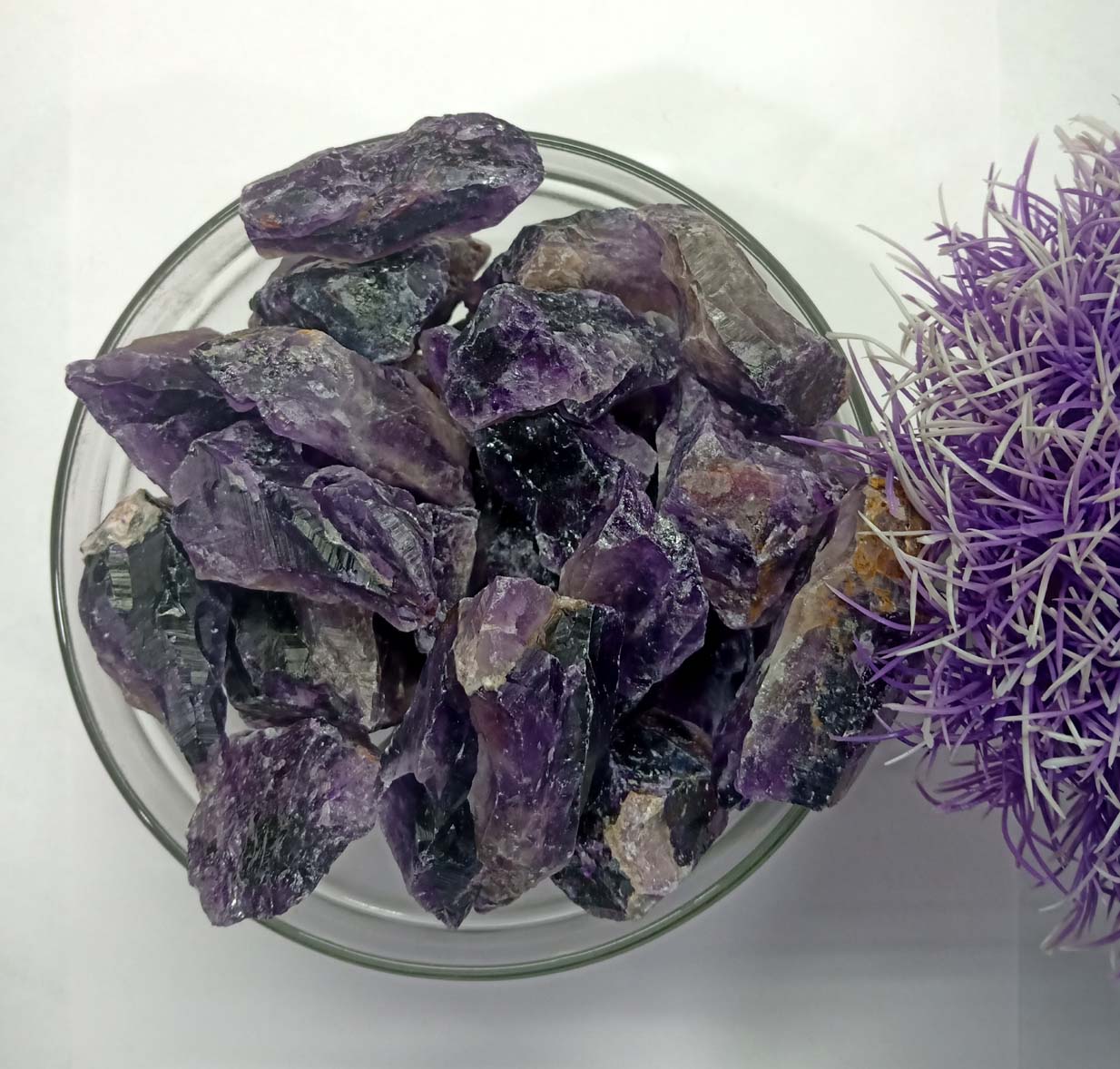 Amethyst Natural Rough Stone 100gm+ For Reiki, Healing Aura Cleaning, Tumbling, Vastu, Meditation, Gardening, Decoration & Remove Negative Energy (Raw)   Brand : Rocksmins