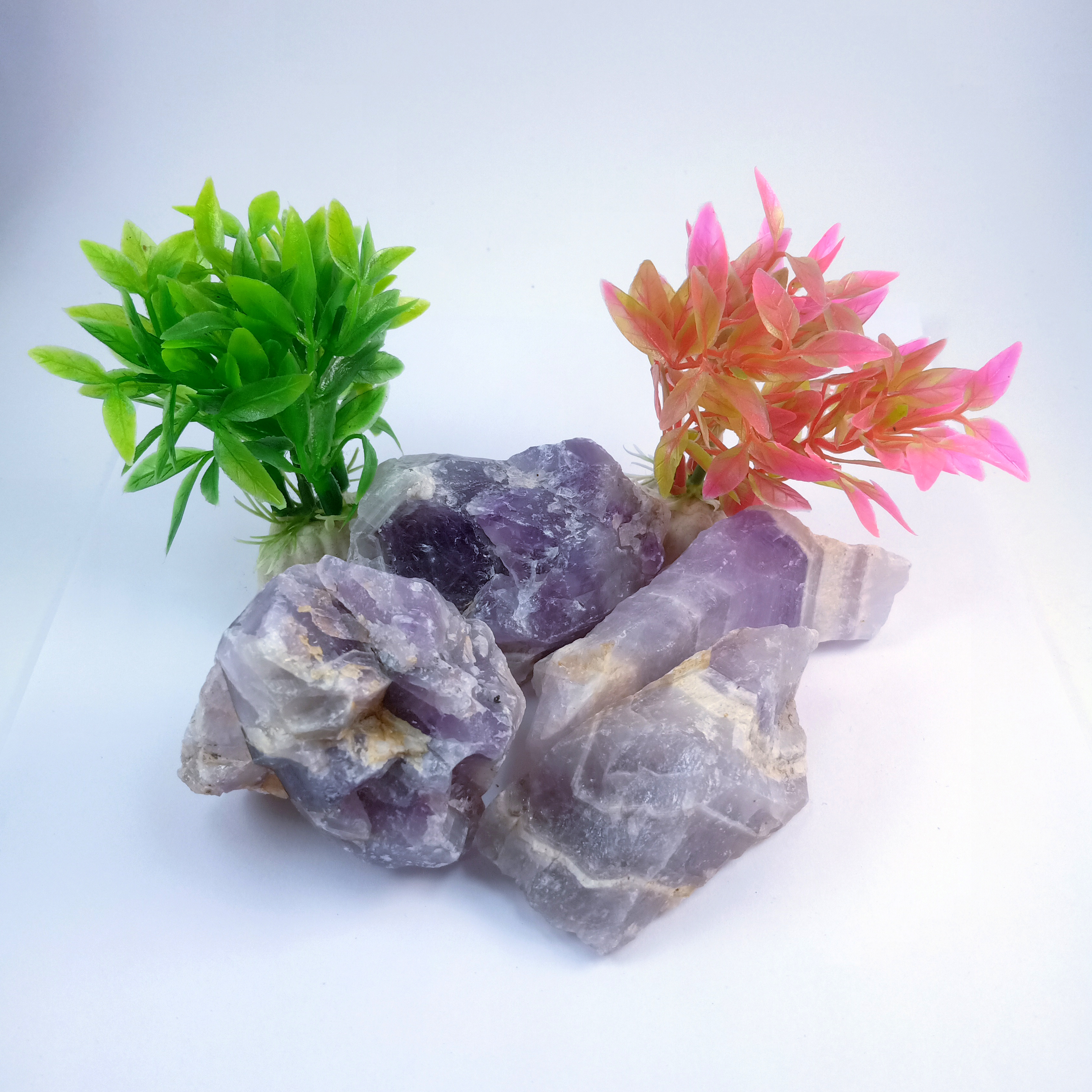 Amethyst light Natural Rough Stone 100gm+ For Reiki, Healing Aura Cleaning, Tumbling, Vastu, Meditation, Gardening, Decoration & Remove Negative Energy (Raw)   Brand : Rocksmins