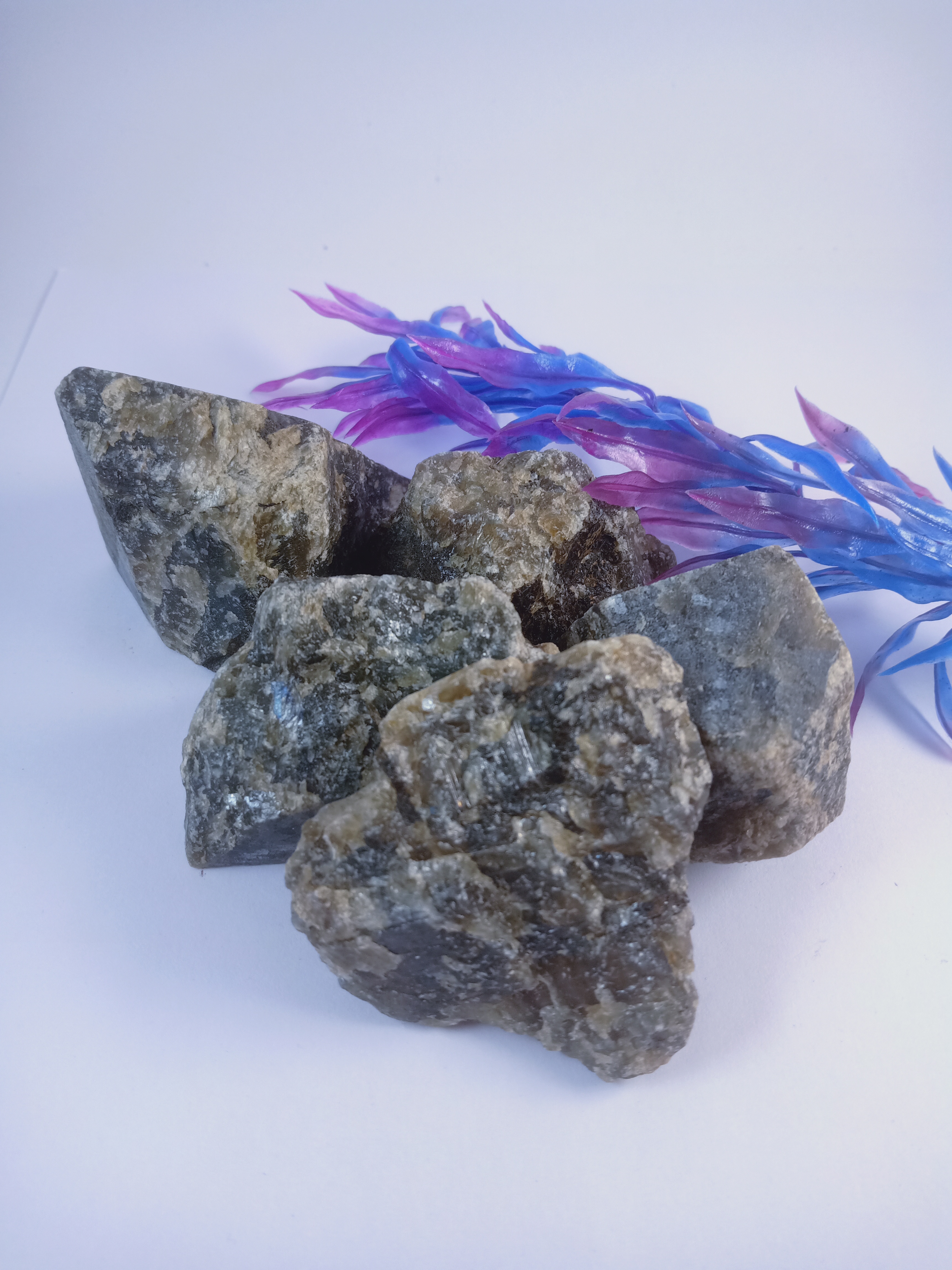Labradorite Natural Rough Stone 100gm+ For Reiki, Healing Aura Cleaning, Tumbling, Vastu, Meditation, Gardening, Decoration & Remove Negative Energy (Raw)   Brand : Rocksmins