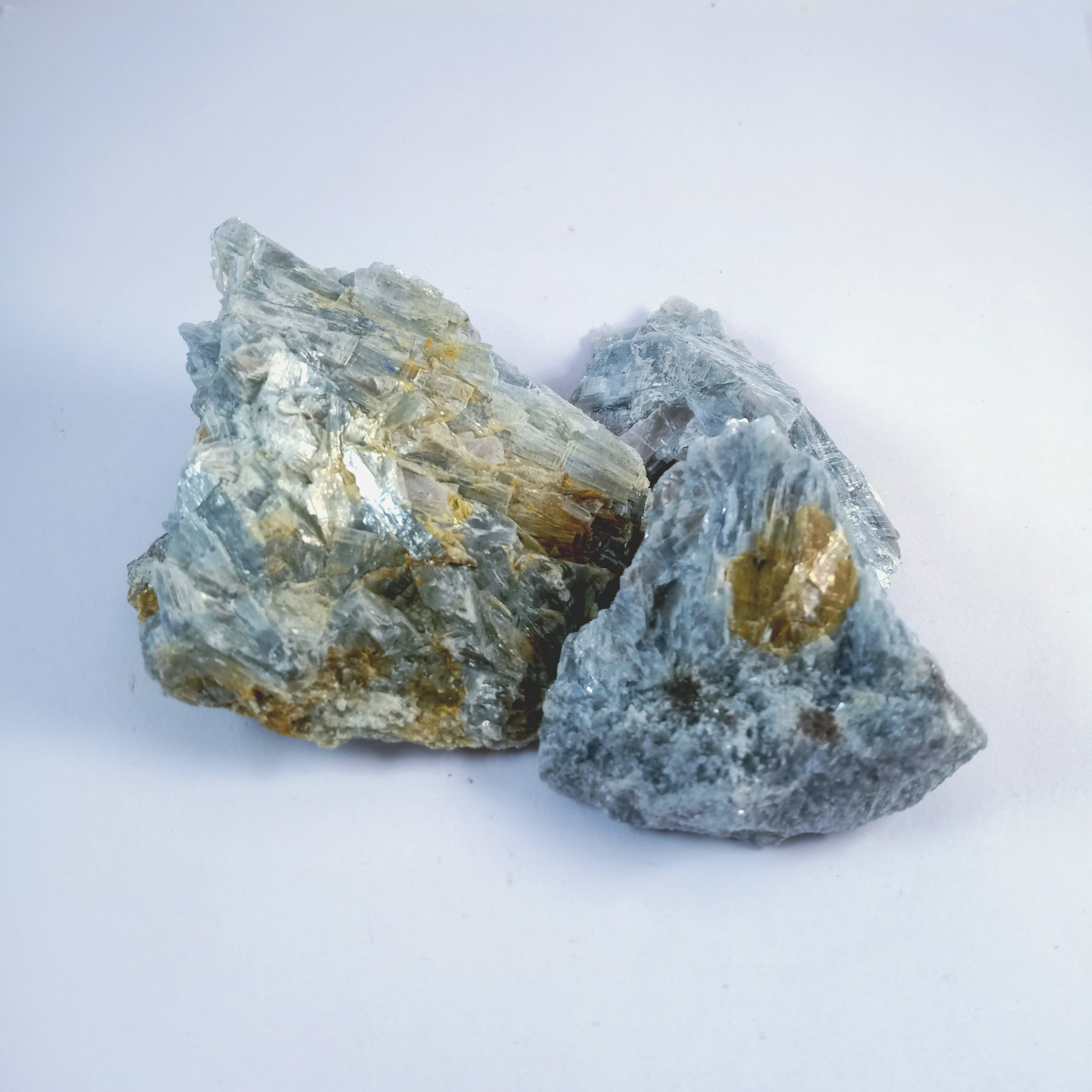 Kyanite Natural Rough Stone 100gm+ For Reiki, Healing Aura Cleaning, Tumbling, Vastu, Meditation, Gardening, Decoration & Remove Negative Energy (Raw)   Brand : Rocksmins