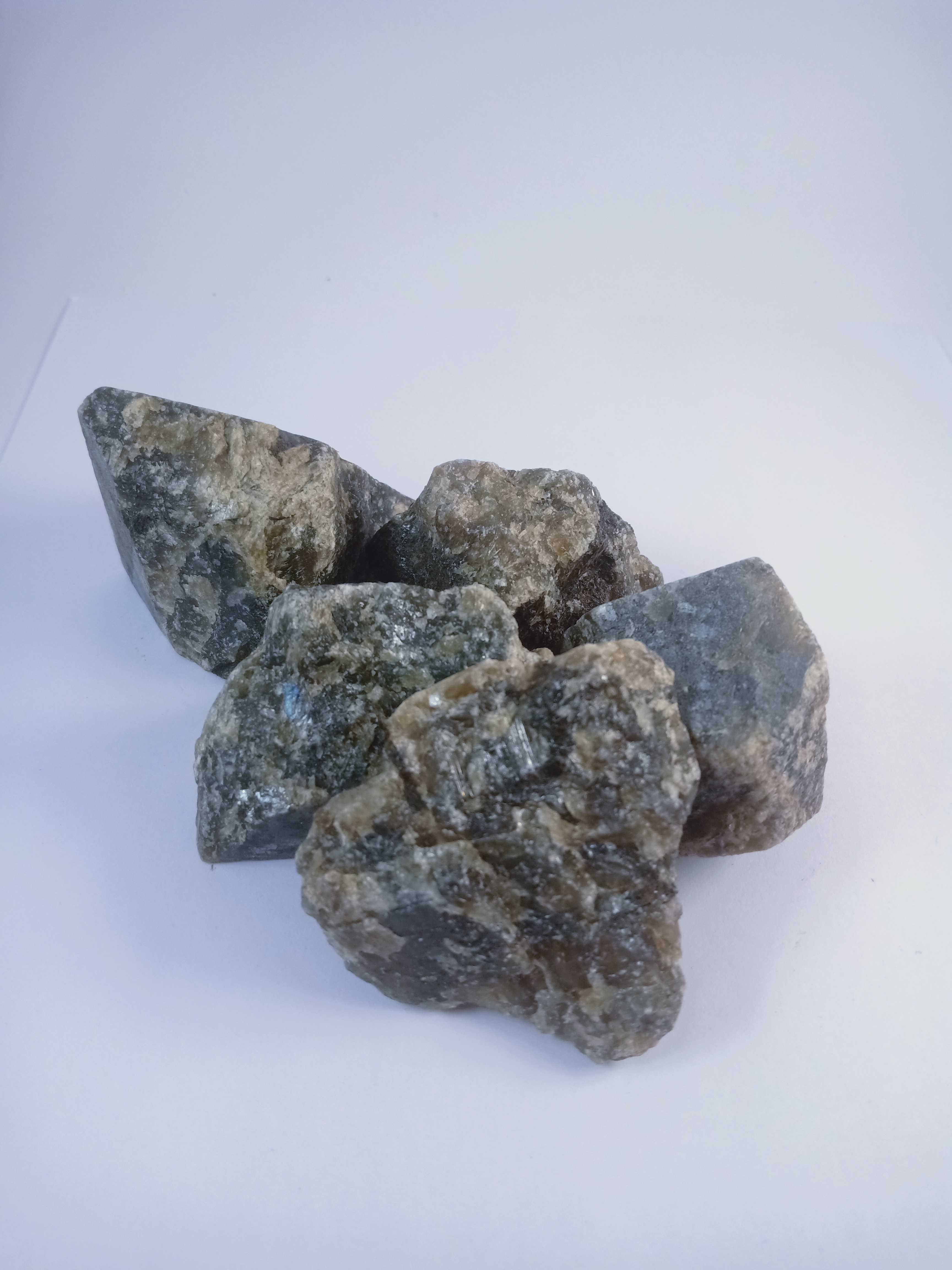 Labradorite Natural Rough Stone 100gm+ For Reiki, Healing Aura Cleaning, Tumbling, Vastu, Meditation, Gardening, Decoration & Remove Negative Energy (Raw)   Brand : Rocksmins
