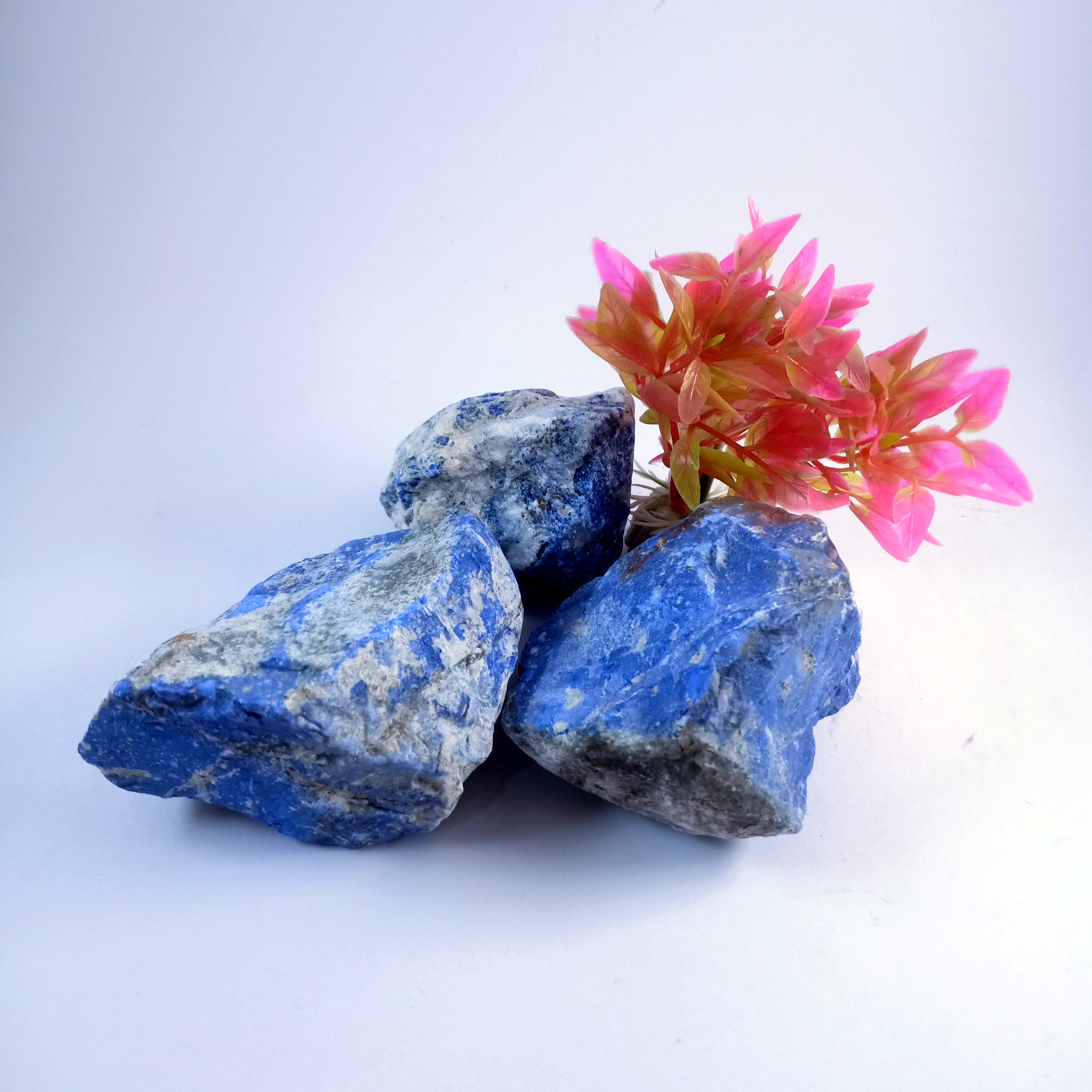 Lapis Natural Rough Stone 100gm+ For Reiki, Healing Aura Cleaning, Tumbling, Vastu, Meditation, Gardening, Decoration & Remove Negative Energy (Raw)   Brand : Rocksmins