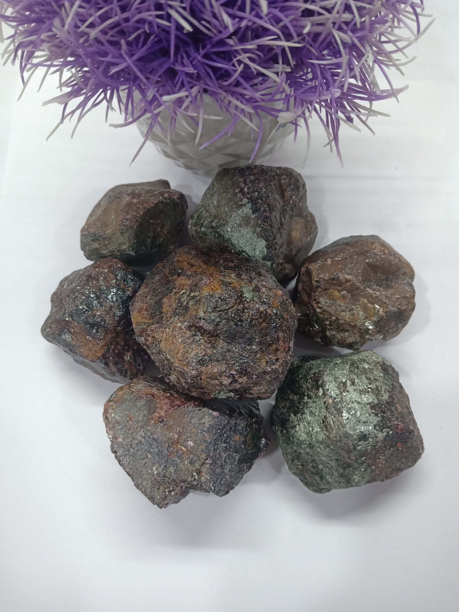 Garnet Natural Rough Stone 100gm+ For Reiki, Healing Aura Cleaning, Tumbling, Vastu, Meditation, Gardening, Decoration & Remove Negative Energy (Raw)   Brand : Rocksmins