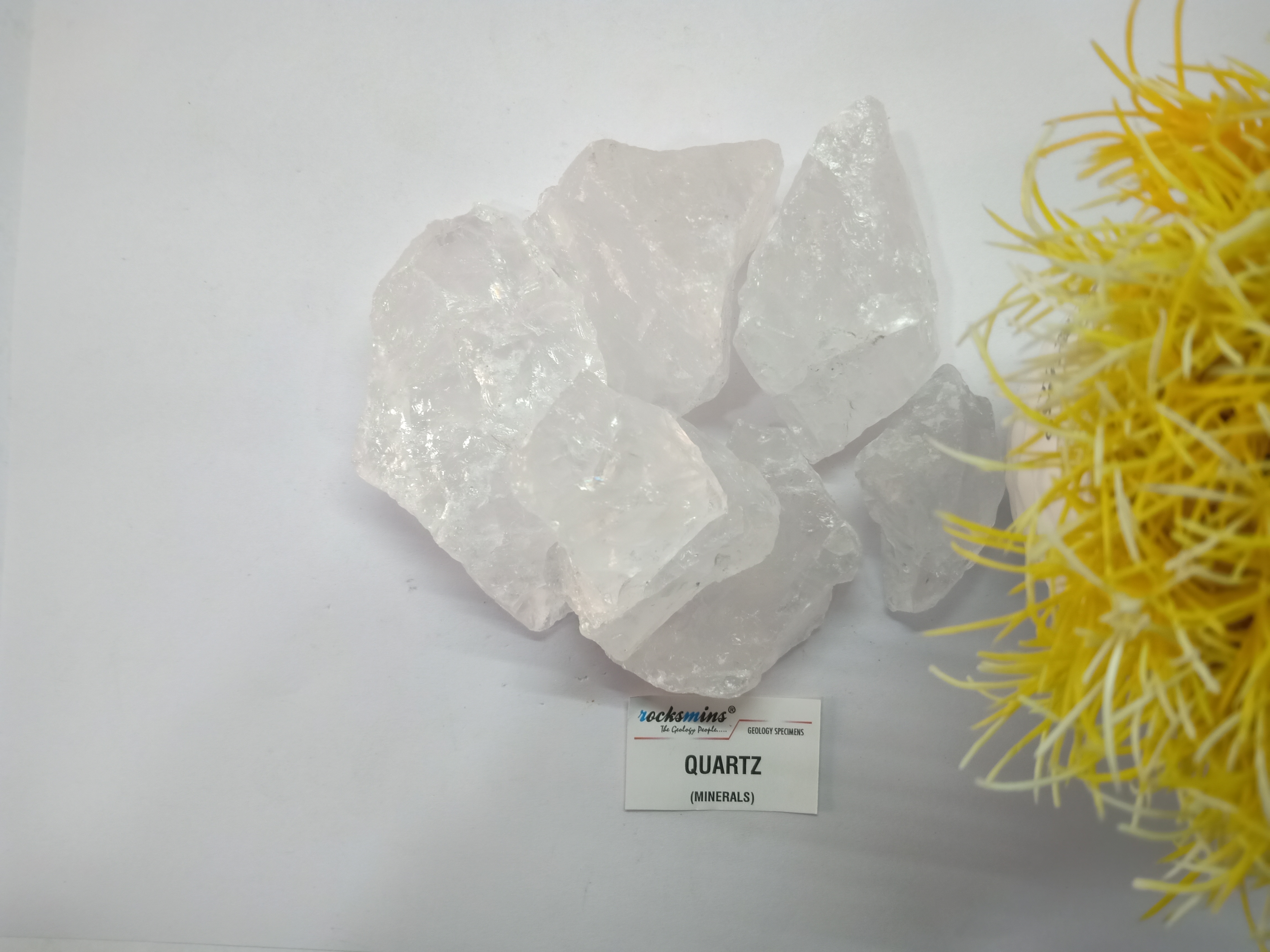 Quartz Translucent Natural Rough Stone 100gm+ For Reiki, Healing Aura Cleaning, Tumbling, Vastu, Meditation, Gardening, Decoration & Remove Negative Energy (Raw)   Brand : Rocksmins