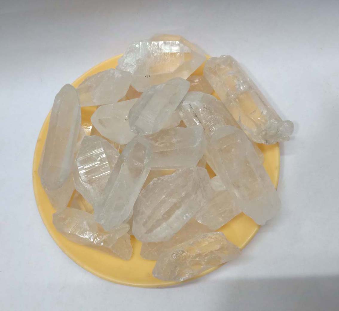 Quartz Crystal Pencil Natural Rough Stone 100gm+ For Reiki, Healing Aura Cleaning, Tumbling, Vastu, Meditation, Gardening, Decoration & Remove Negative Energy (Raw)   Brand : Rocksmins