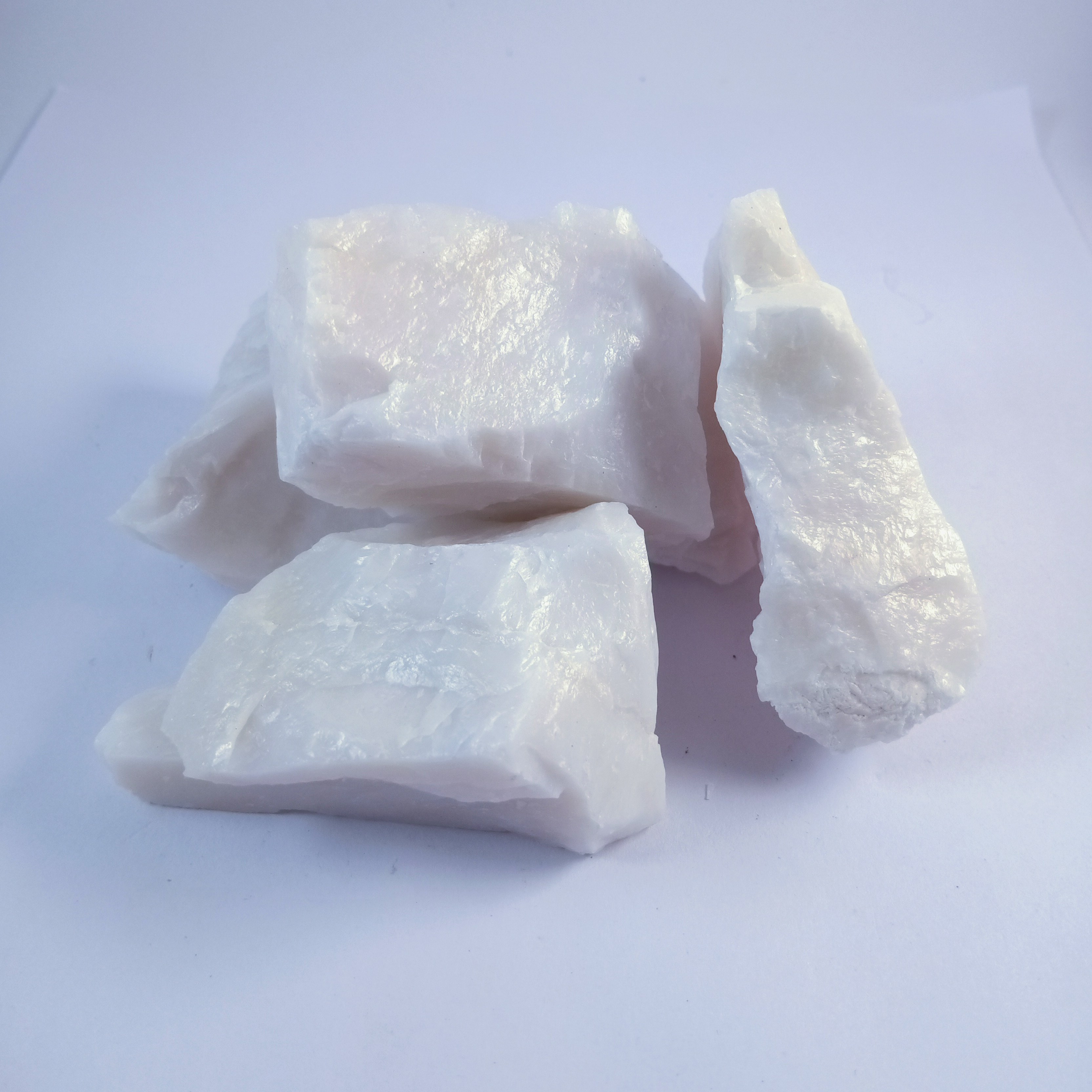 Quartz milky Natural Rough Stone 100gm+ For Reiki, Healing Aura Cleaning, Tumbling, Vastu, Meditation, Gardening, Decoration & Remove Negative Energy (Raw)   Brand : Rocksmins