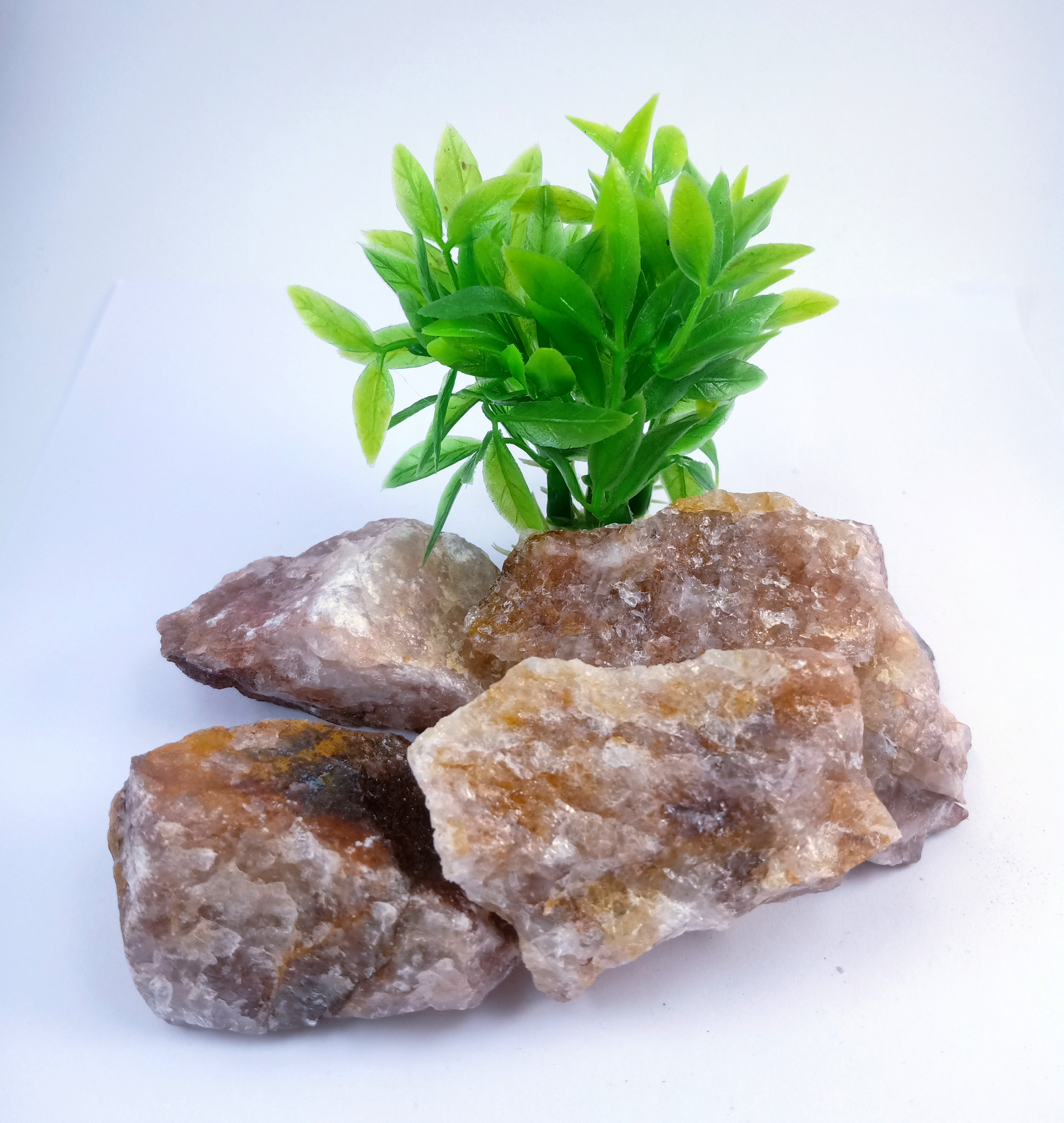 Quartz red Natural Rough Stone 100gm+ For Reiki, Healing Aura Cleaning, Tumbling, Vastu, Meditation, Gardening, Decoration & Remove Negative Energy (Raw)   Brand : Rocksmins