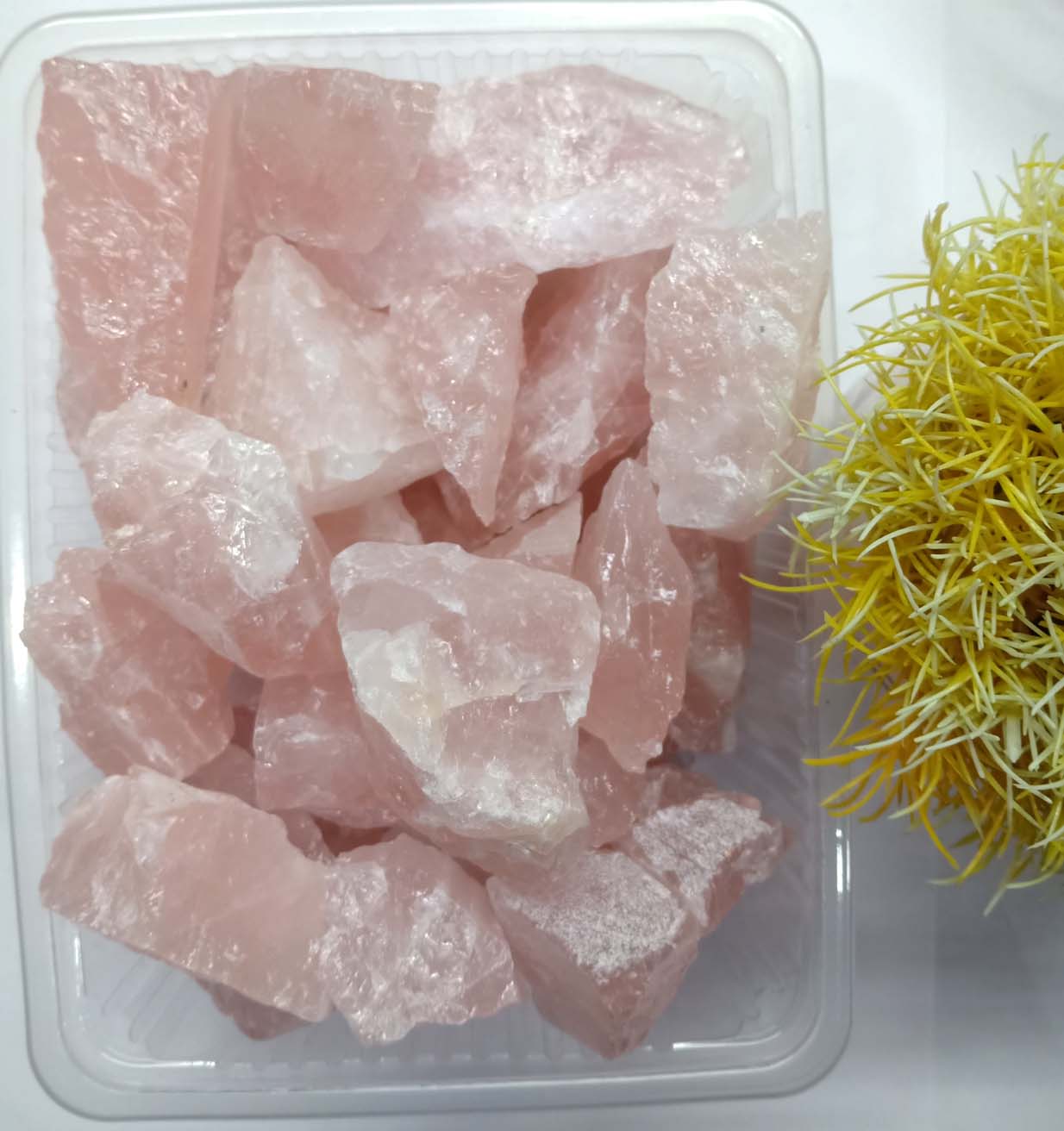 Quartz rose Natural Rough Stone 100gm+ For Reiki, Healing Aura Cleaning, Tumbling, Vastu, Meditation, Gardening, Decoration & Remove Negative Energy (Raw)   Brand : Rocksmins