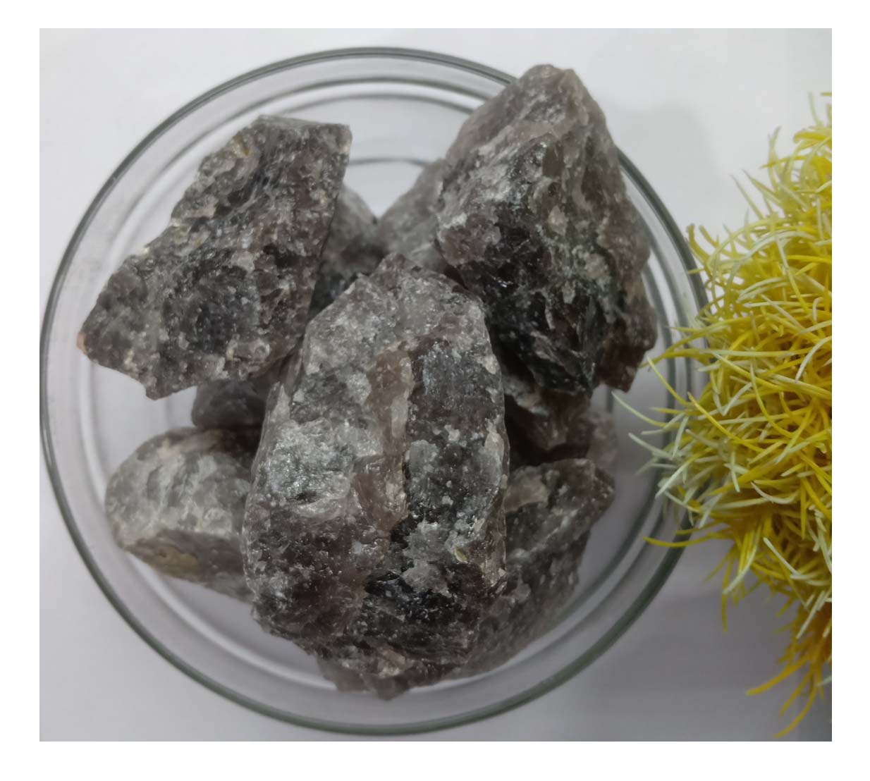 Quartz smoky Natural Rough Stone 100gm+ For Reiki, Healing Aura Cleaning, Tumbling, Vastu, Meditation, Gardening, Decoration & Remove Negative Energy (Raw)   Brand : Rocksmins