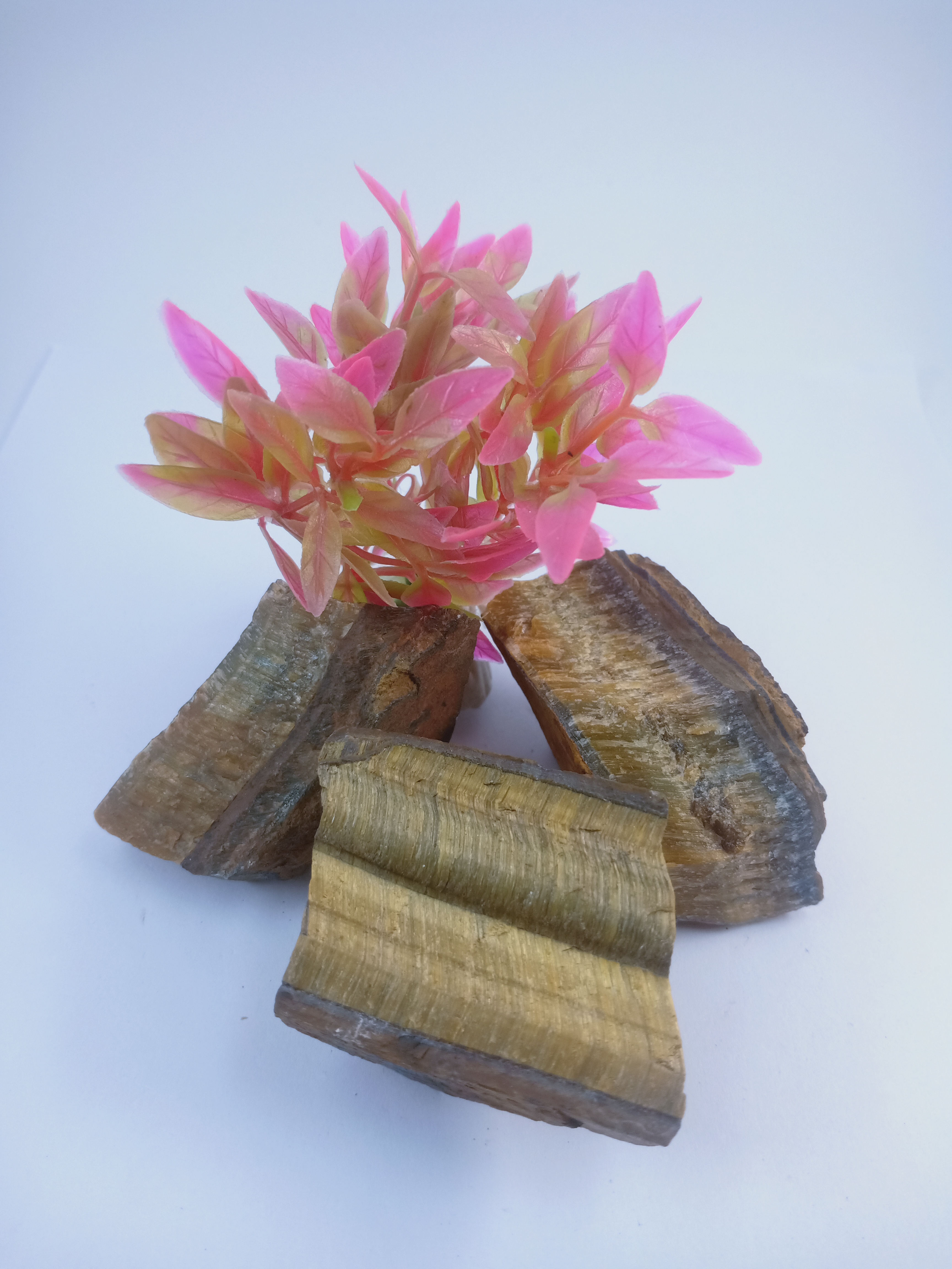 Tigers Eye Natural Rough Stone 100gm+ For Reiki, Healing Aura Cleaning, Tumbling, Vastu, Meditation, Gardening, Decoration & Remove Negative Energy (Raw)   Brand : Rocksmins