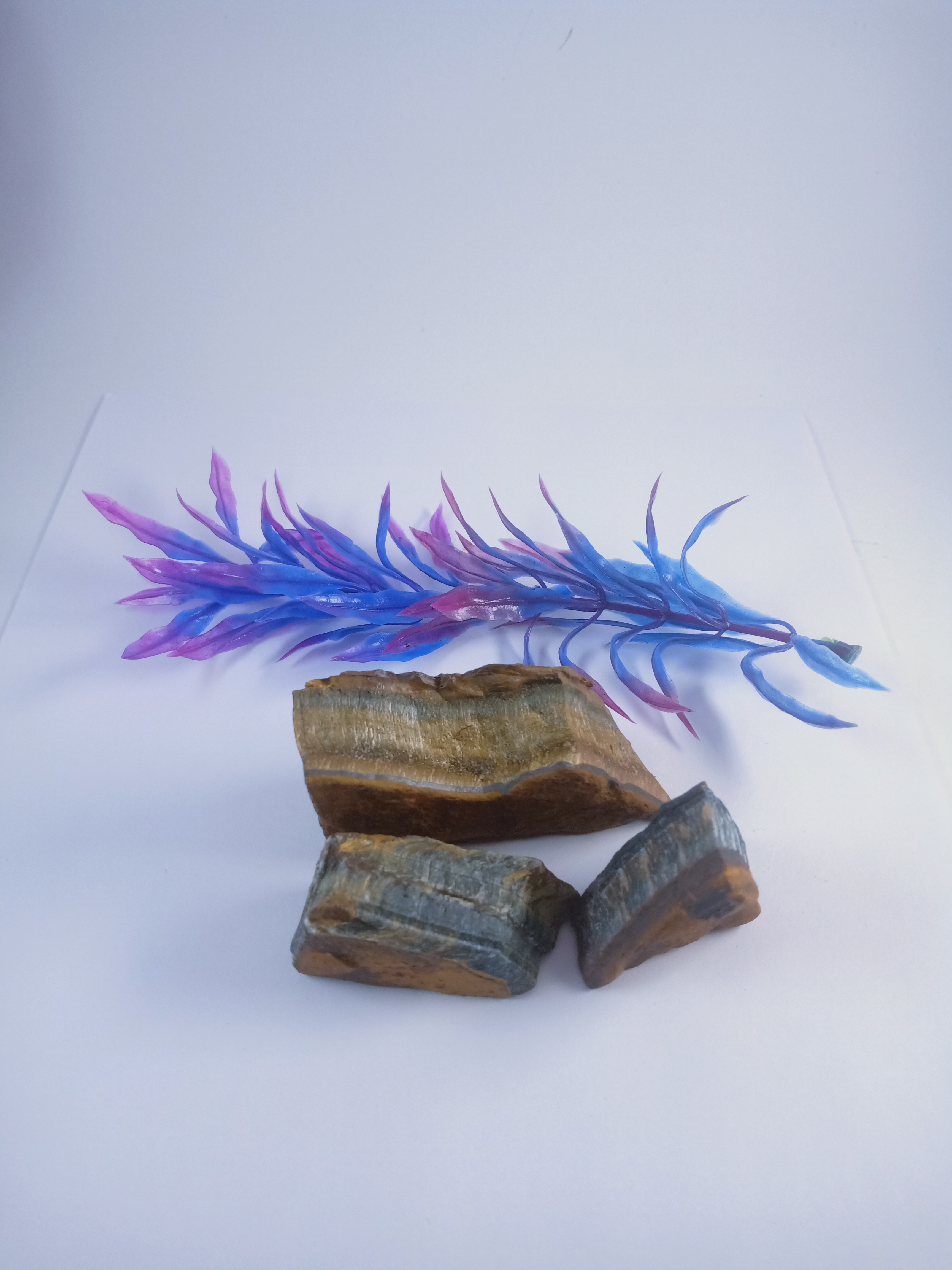 Tigers Eye Natural Rough Stone 100gm+ For Reiki, Healing Aura Cleaning, Tumbling, Vastu, Meditation, Gardening, Decoration & Remove Negative Energy (Raw)   Brand : Rocksmins