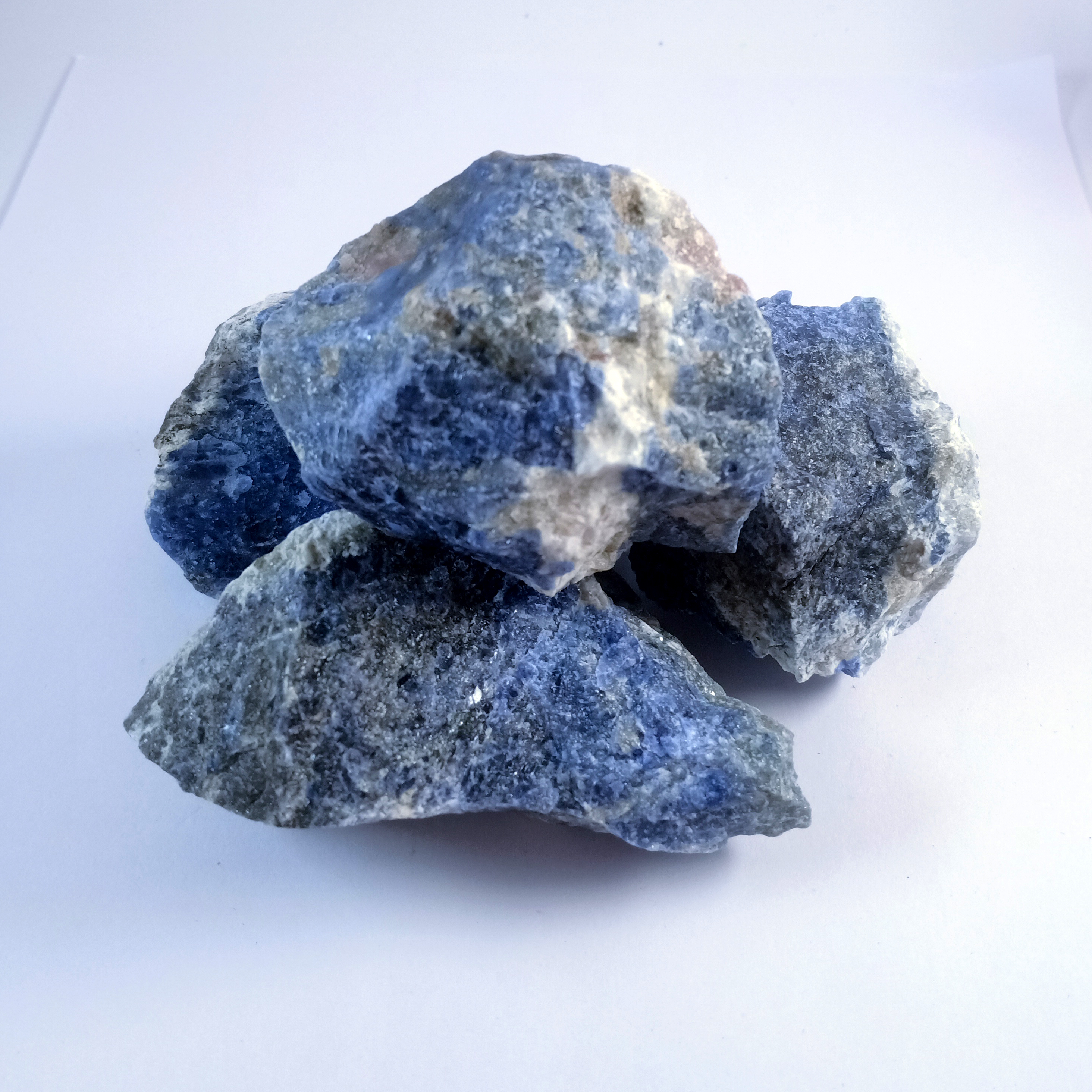 Sodalite Natural Rough Stone 100gm+ For Reiki, Healing Aura Cleaning, Tumbling, Vastu, Meditation, Gardening, Decoration & Remove Negative Energy (Raw)   Brand : Rocksmins