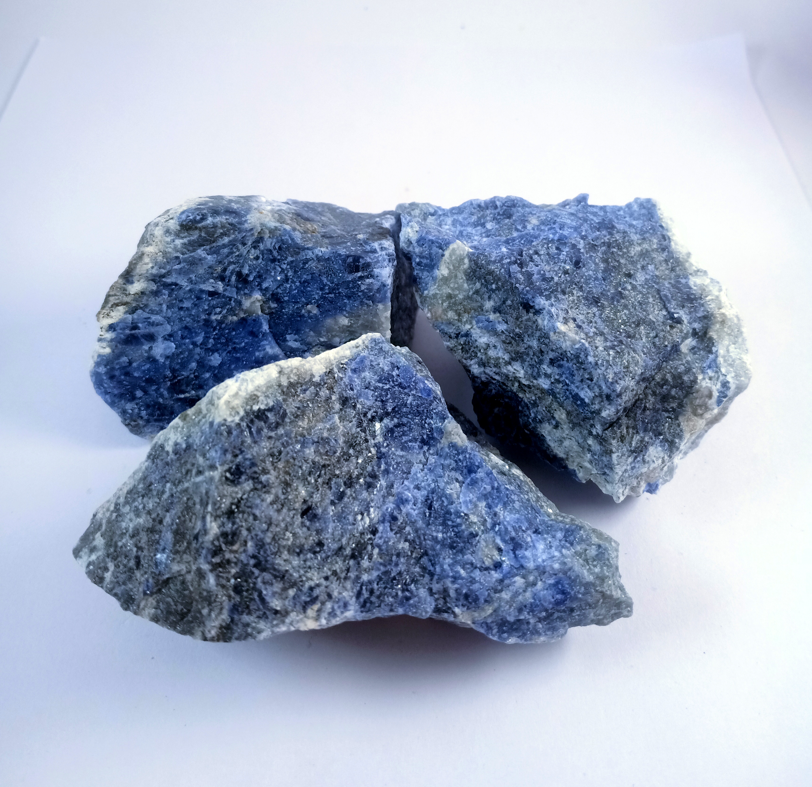 sodalite-natural-rough-stone-100gm-for-reiki-healing-aura-cleaning-tumbling-vastu-meditation-gardening-decoration--remove-negative-energy-raw---brand--rocksmins