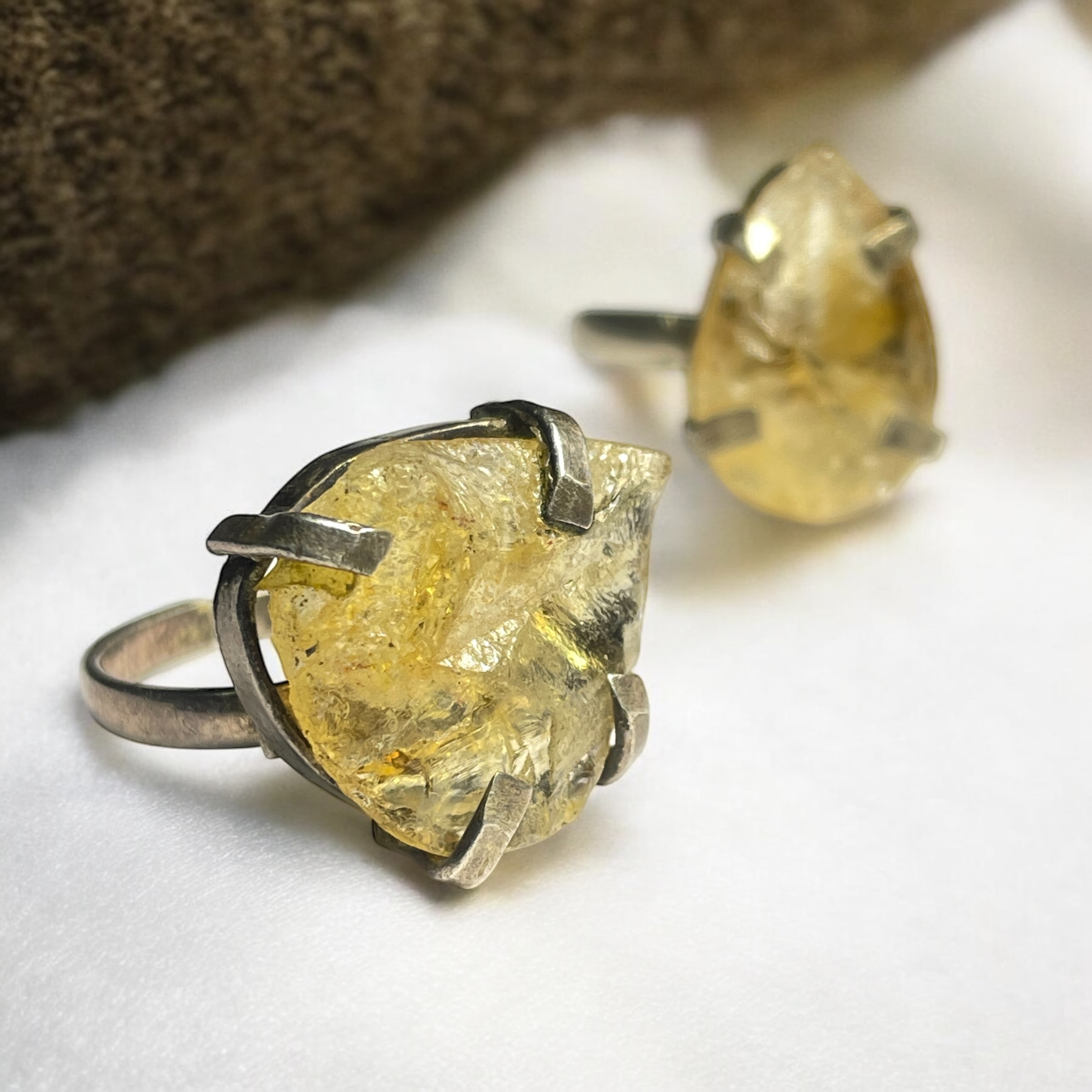 Citrine Crystal Ring Natural Made With Original Crystal Stone for Men Women Boy Girl Unisex Brand :- Rocksmins