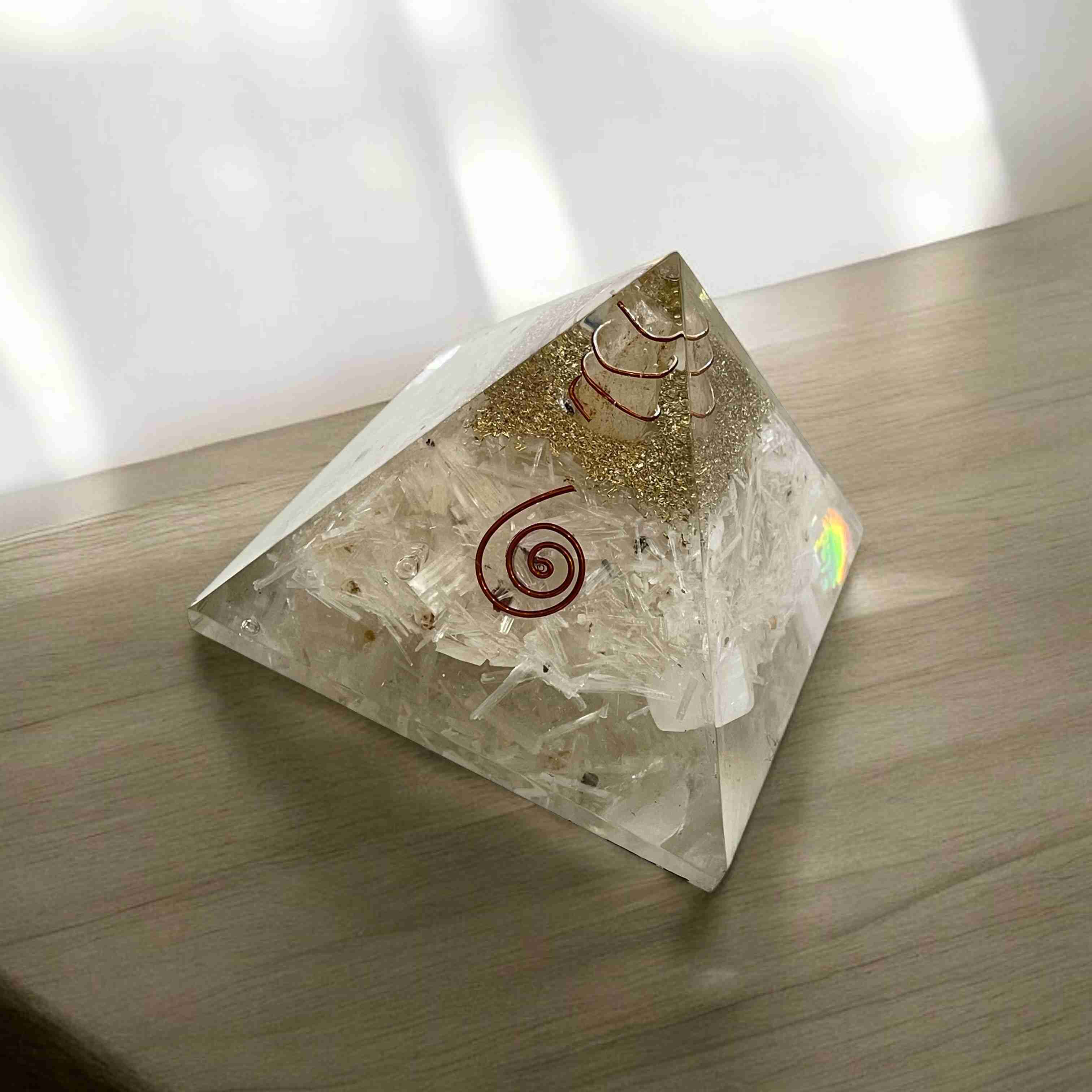rocksmins-selenite-orgone-crystal-pyramid-for-balancing-energy-removing-negative-energy-and-promoting-overall-well-being