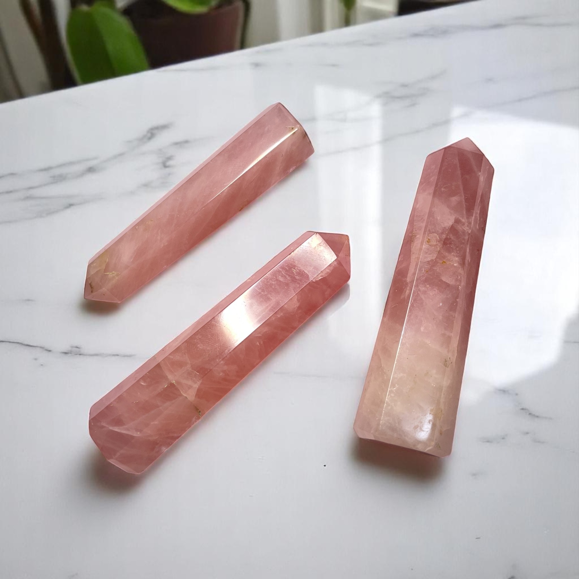 Rose Quartz Wands for Crystal Healing, Crystal Therapy, Meditation, Chakra Balancing Unisex Men Women Brand : Rocksmins