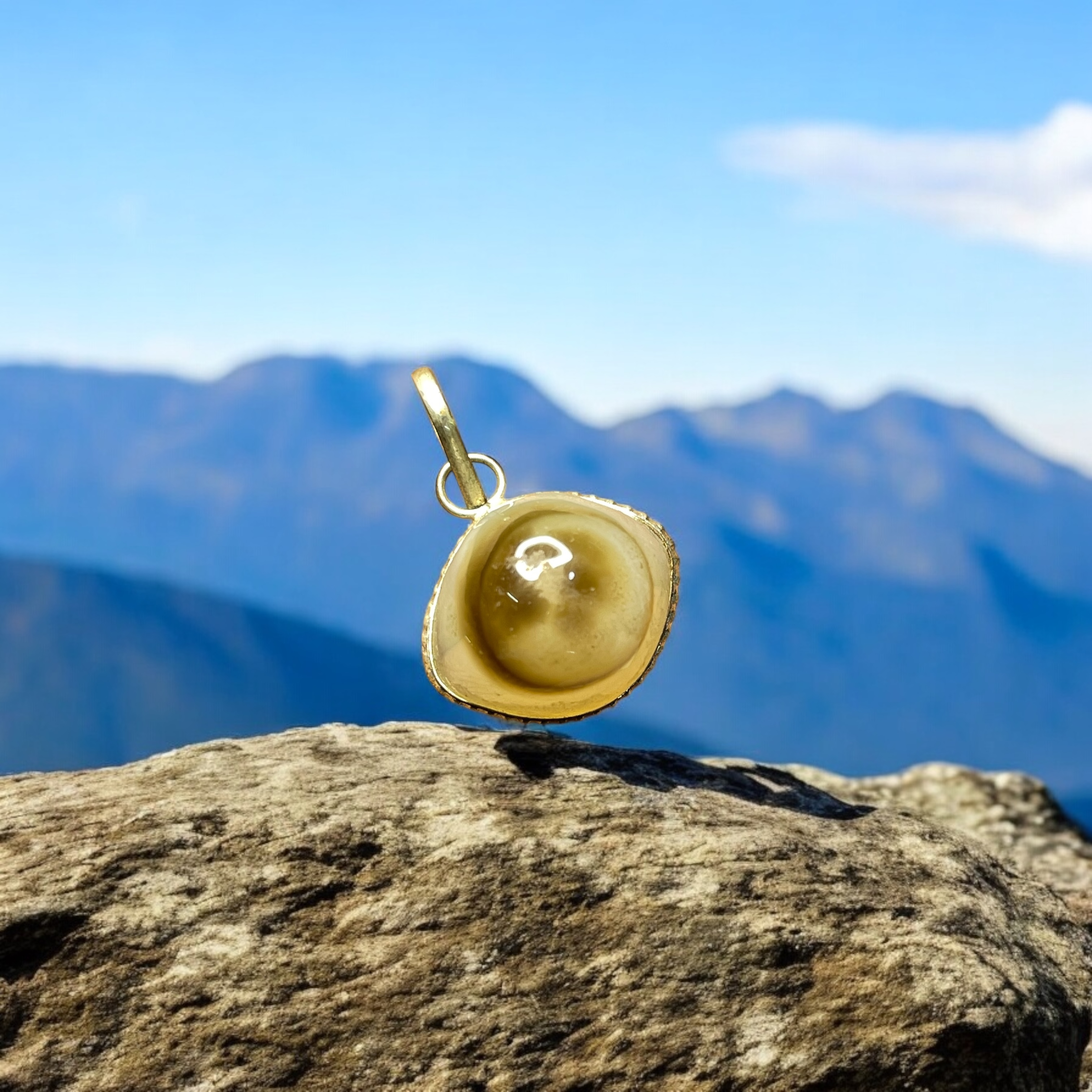 agate-eye-crystal-pendant-discover-the-power-of-natural-crystals-with-rocksmins-elegantly-crafted-crystal-pendant-infused-with-authentic-energies-for-enhanced-well-being-and-spiritual-growth