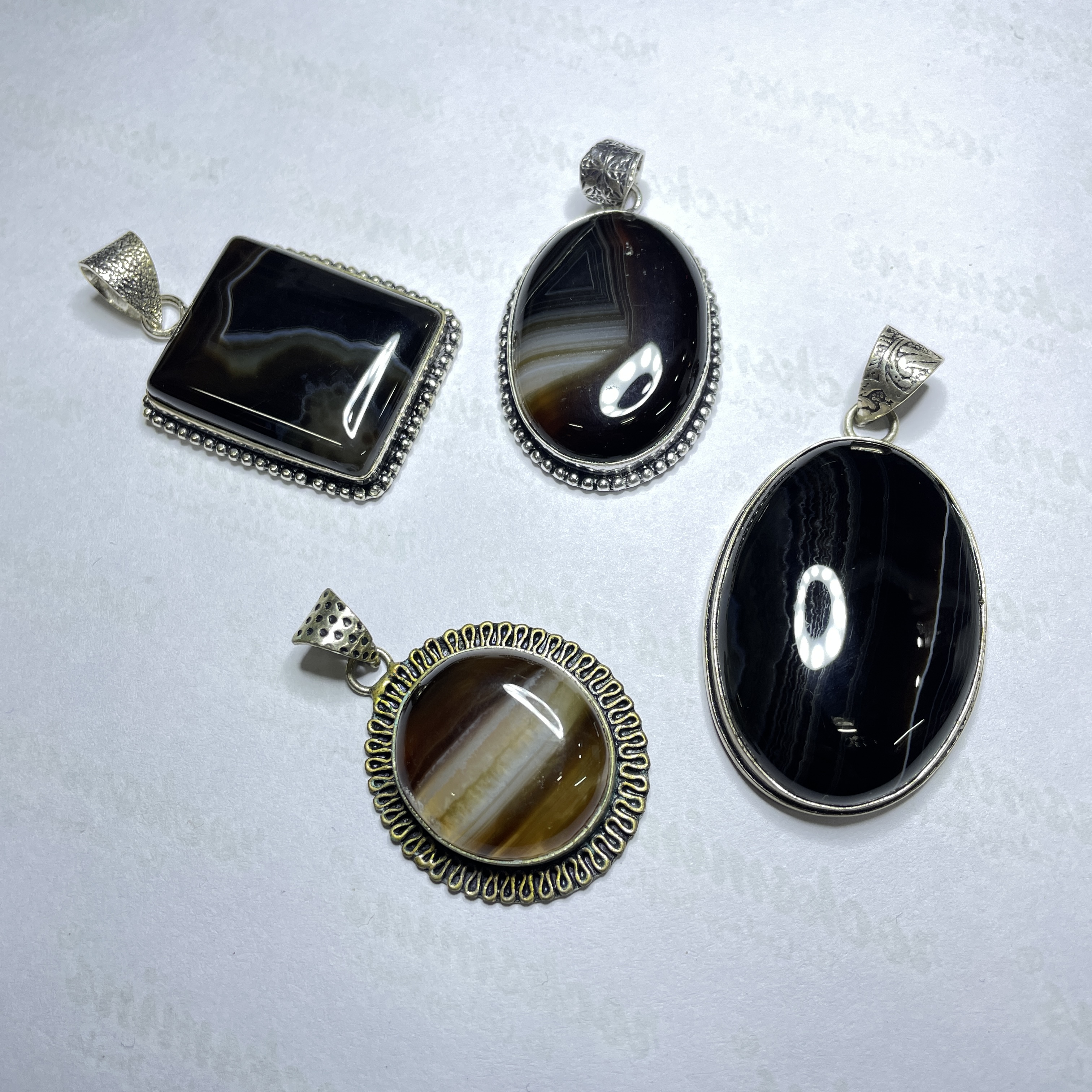 Sulemani Hakik Crystal Pendant Discover the Power of Natural Crystals with Rocksmins. Elegantly Crafted Crystal Pendant Infused with Authentic Energies for Enhanced Well-Being and Spiritual Growth